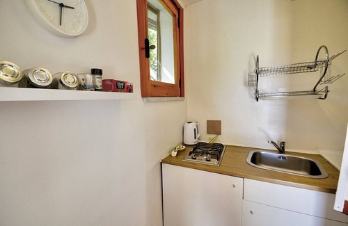 Pucara House | Casa Trifone A: A graceful studio apartment surrounded by the greenery, with Free WI-FI.