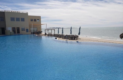 Laguna Shores House | Casa vacacional frente a la playa