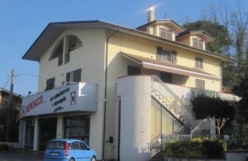 San Terenzo Monti Apartment | Casa Vacanza La Luna