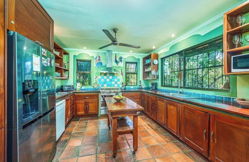 Junquillal House | Casa Verde – 3BR Jungle Retreat in gated community of Tierra Pacifica