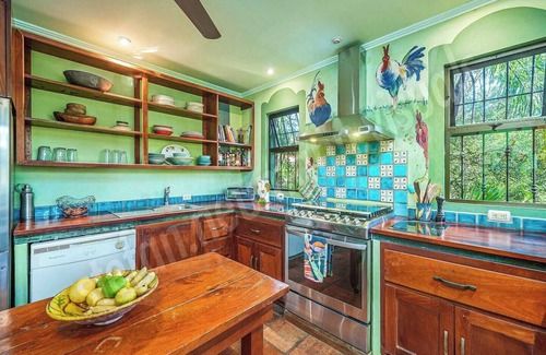 Junquillal House | Casa Verde – 3BR Jungle Retreat in gated community of Tierra Pacifica