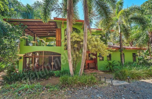 Junquillal House | Casa Verde – 3BR Jungle Retreat in gated community of Tierra Pacifica