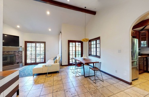 Beachwood Canyon Ski Chalet | Casa Vista! Stunning Direct Hollywood Sign Views!