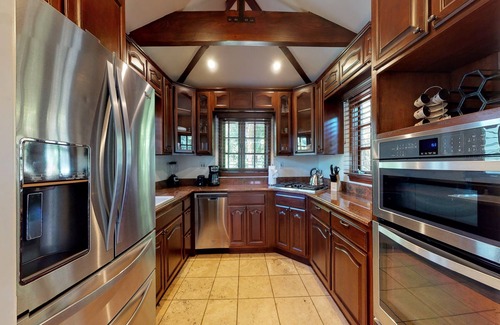 Beachwood Canyon Ski Chalet | Casa Vista! Stunning Direct Hollywood Sign Views!