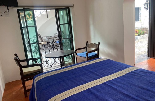 Ajijic Hotel | Casa Yollotzin
