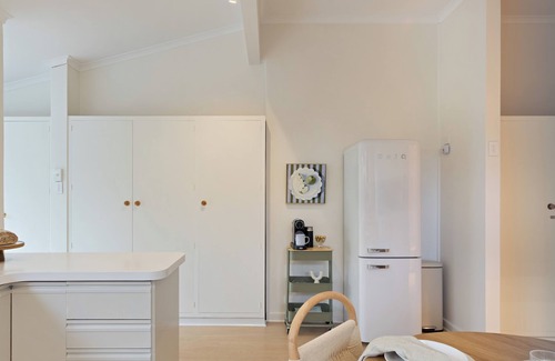 Glenelg South House | Casabā | Coastal Chic 2-bedroom Maisonette