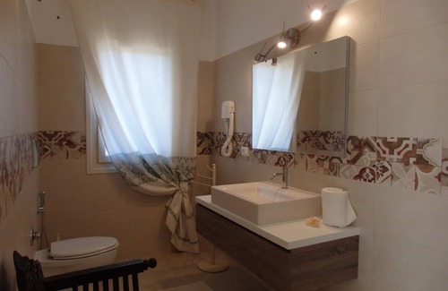 Capitana Villa | Casacilla, modern semi-detached villa with view and garden