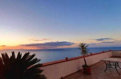 Furore House | "CASALENA" Villa a Furore Amalfi coast con grande terrazzo e vista sul MARE