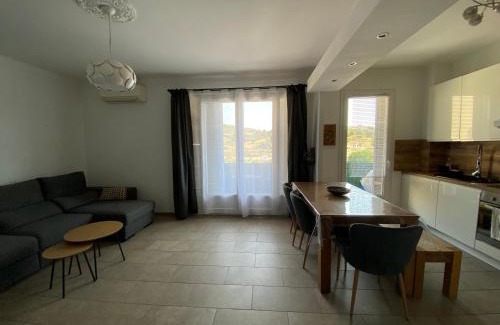 Mezzavia Apartment | Casamea - 2 chambres, Proche Hôpital, WiFi, Clim