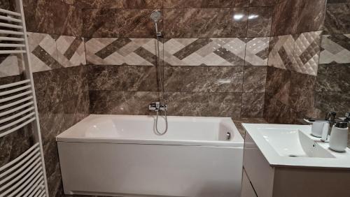 Halasztelek Apartment | Casanova apartman és wellness