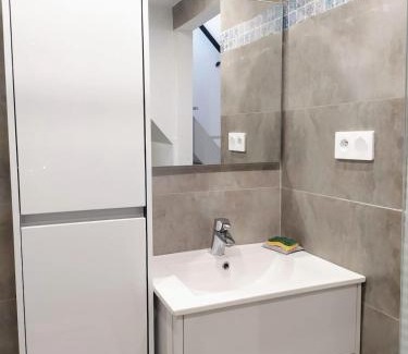 Gairaut Apartment | Cascade Esacapade Duplex