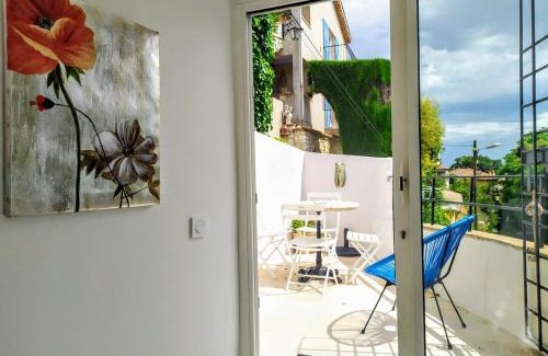 Gairaut Apartment | Cascade Esacapade Duplex