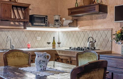 Palazzina Apartment | Casciano Apartment in a Historic Estate near Siena with swimming pool
