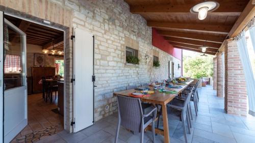 Fossombrone Villa | CASCINA MARIANNA 12&4, Emma Villas