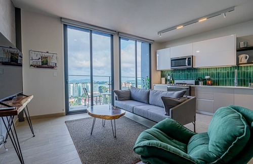 Santa Ana Apartment | Casco View Life - Penthouse. 2 Bedrooms 2.5 Bath