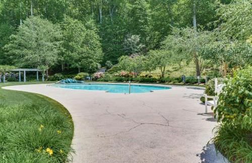Cashiers House | Cashiers Getaway with Decks and Golf Course Views