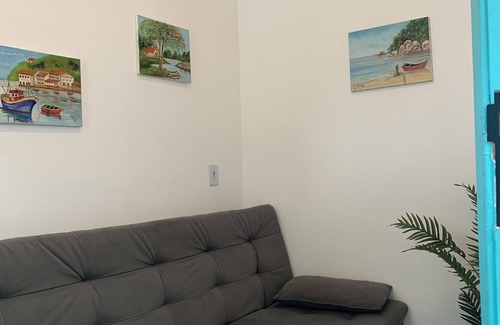 Marinas House | Casinha Verde Accommodation 1 minute from the sea. Foot in the sand. Mind in the sky.