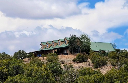 Canoncito House | Casita@BlackWolf Ranch: Your Own Private Santa Fe