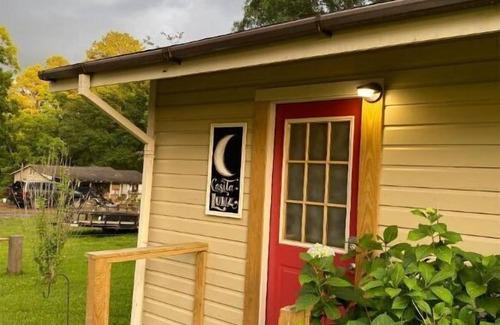 Hemphill House | Casita Luna - Hemphill, Texas