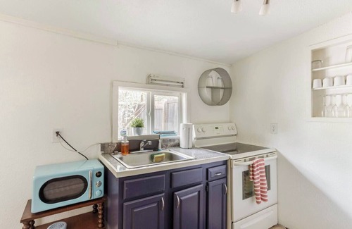 Northwest Los Angeles Heights House | Casita Malbec near downtown San Antonio