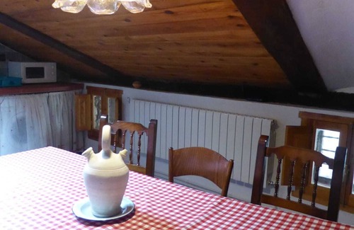 Peralejos de las Truchas Cottage | Casona Rústica Piedra y Madera ,cómoda ,amplia Ideal Familia. PN Alto Tajo