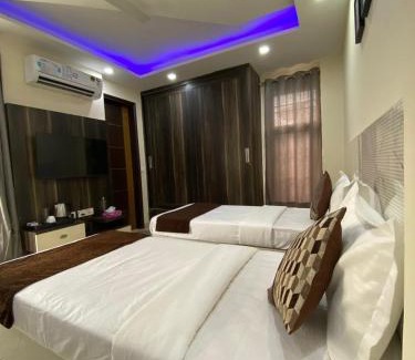 Patel Nagar Bed & Breakfast | Cassava Stay