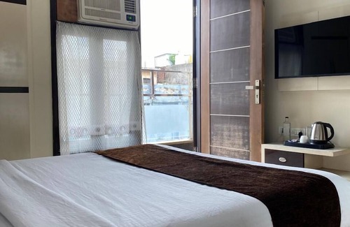 Patel Nagar Bed & Breakfast | Cassava Stay