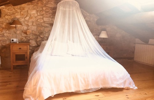 Puente Viesgo Cottage | Castañeda Lodge. Rural house with private garden and hydromassage