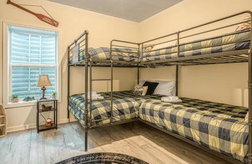 Mineral House | Castaway Cove