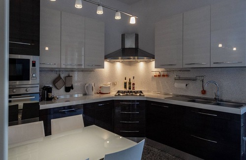 Castelletto Monferrato Villa | Castelleto Monferrato Villa with Private Pool and Tennis Court in Wine Region