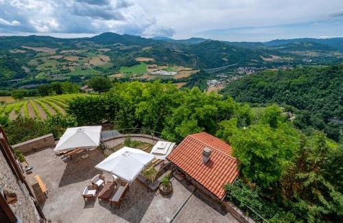 Mercato Saraceno House | Castello Montesasso