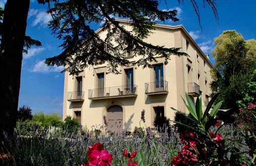 La Torre de Claramunt Apartment | Castle Apartment for 3-4 people with terrace