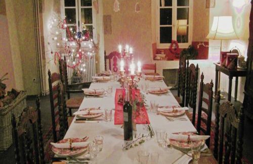 Le Veurdre House | Castle in Le Veurdre near Forest and River