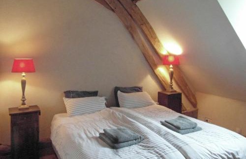 Le Veurdre House | Castle in Le Veurdre near Forest and River