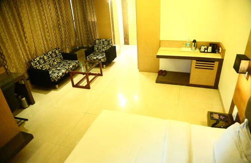 Khandwa Hotel | Castle Inn