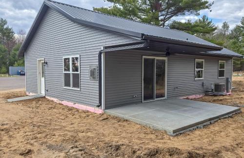 Arkdale House | Castle Rock Lake Cabin Water and Trail Access!
