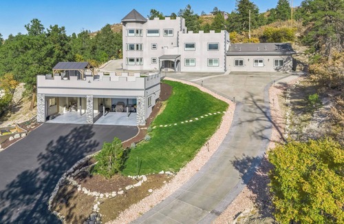 Castle Rock Apartment | Castle Studio - 1BR/1BA, Views, mins to Golf, Shopping