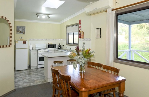 Pokolbin Cabin | Casuarina Cabin 8 - 2 bedroom with 2 x queen beds