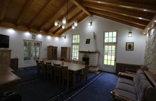 Sugag House | Casuta cu Zorele