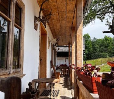 Campulung Moldovenesc House | Casuta Vanatorului Campulung Moldovenesc