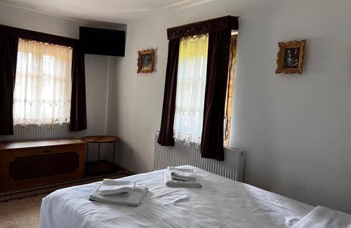 Campulung Moldovenesc House | Casuta Vanatorului Campulung Moldovenesc
