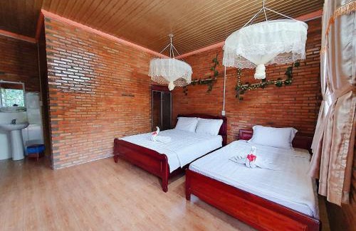 Quan Tom Cabin | Cat Tien Farmer Lodge