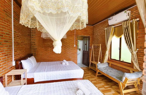 Quan Tom Cabin | Cat Tien Farmer Lodge