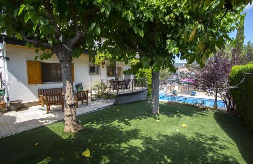 Santa Rosa Villa | Catalunya Casas Private paradise - hop, skipjump to Barcelona!