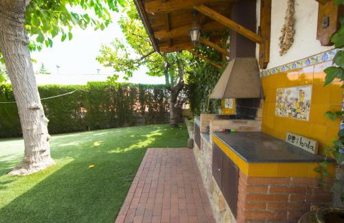 Santa Rosa Villa | Catalunya Casas Private paradise - hop, skipjump to Barcelona!
