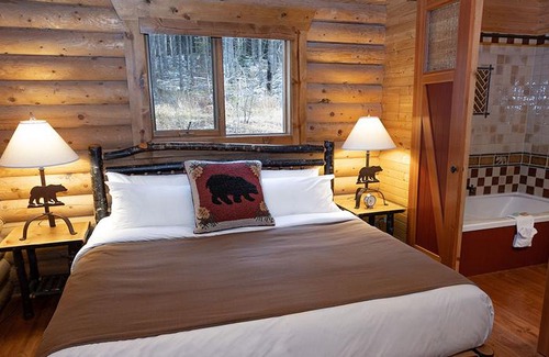 Field Cabin | Cathedral Mountain Lodge