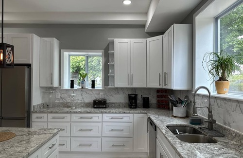 Catonsville House | Caton Manor Estate and Pool
