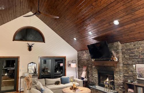 Prattsville Ski Chalet | Catskills Cabin: Hot Tub, Firepit, WFH, Ski, Games