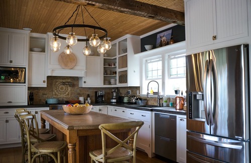 Fleischmanns House | Catskills Private Farm Retreat - Pet-Friendly - Hot Tub, Sauna & Mountain Views