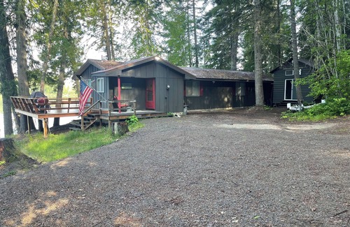 Coolin House | Cavanaugh Bay Priest Lake Beachfront w Dock, East Shore Family Get Away
